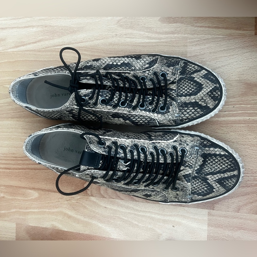 John Varvatos 315 Low Top Snake Skin Embossed Casual Sneaker
